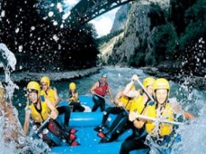 Rafting sul fiume Saane, in Svizzera