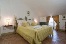 Tre Magiche Notti in Agriturismo con Castello per Due persone 