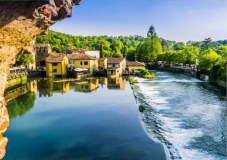 Bike tour tra borghi e giardini in fiore, nel basso Lago di Garda