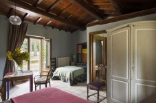 Soggiorno in famiglia di 2 notti nel resort Parco dei Cimini con visita al Parco dei Mostri
