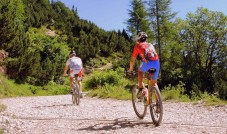 Tour in Bici per 4 presso il Lago di San Giuliano a Matera