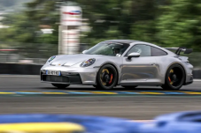 Regala un’Esperienza: 2 Giri in Porsche 911 sul Circuito di Misano