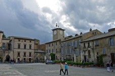 Corso di Ceramica con Aperitivo per Tre a Orvieto