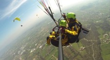 Volo in parapendio biposto