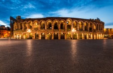 Tour privato di Verona all'ultimo minuto con accesso prioritario all'Arena