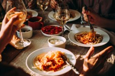 Tour del mercato alimentare e corso di cucina con un locale a Vicenza