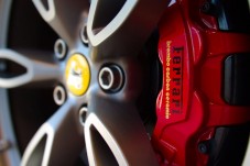 Guida una Ferrari California T per 70 minuti