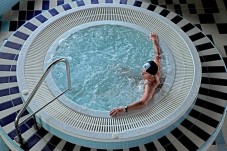 Soggiorno in Bubble Room in Campania – Notte sotto le stelle con idromassaggio e colazione gourmet