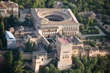 Tour dell'Alhambra e Generalife con guida ufficiale e biglietti salta fila