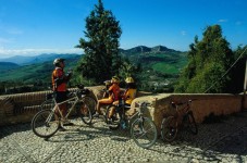 Tour in E-Bike con pranzo al Lago Moro per 2 persone