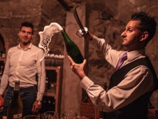 Degustazione di vino nell'eccellenza del Trentino