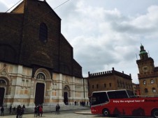 Tour di Bologna su un Bus Turistico e trenino per San Luca