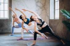 Lezione privata di coppia Bikram Yoga livello intermedio - 90 min | Roma