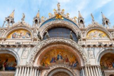 Regala un Tour per Venezia di giorno + 2 Isole al pomeriggio (Murano & Burano)