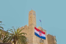 Viaggio Regalo a Spalato in Coppia: Centro Storico UNESCO, Hotel 3/4* e Tour Privato in Speedboat