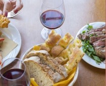 Pranzo tra gli ulivi