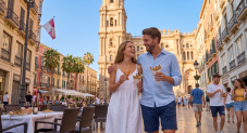 Fuga romantica a Malaga: 3 Notti con Volo, hotel e colazione inclusi per due persone