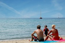 Regala relax in spiaggia,pranzo o cena per Coppie o Amici a Cecina