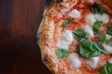 Tour con visore di realtà aumentata del centro storico di Napoli, cena e soggiorno