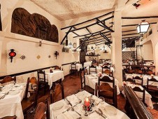 Lisbona Tour Serale con cena e Fado Show