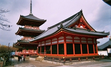 Shinto & Buddhism in Japan: Scholar-led Walking Tour