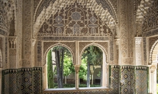 Alhambra: biglietti salta fila e tour guidato (la mattina)