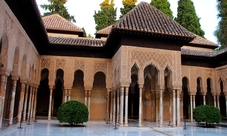 Biglietti salta fila per l'Alhambra e tour a piedi di Albaicin