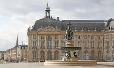 Tour guidato a piedi di Bordeaux con degustazione di vini