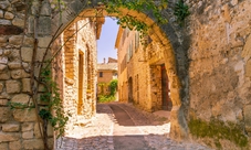 Best of Provence in a day from Aix en Provence