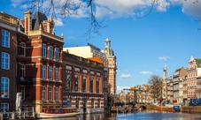 Amsterdam: biglietto d'ingresso al XtraCold Icebar e crociera sul canale di un'ora