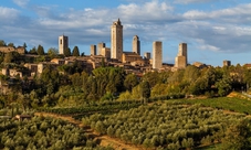 Tour low cost a Pisa, Siena, San Gimignano e Chianti con pranzo in un'azienda vinicola