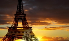 Cena Torre Eiffel, crociera sulla Senna e serata al Moulin Rouge con Champagne