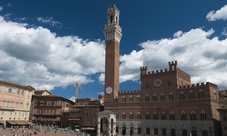 Siena, San Gimignano e Greve in Chianti: tour con degustazione di vini in una cantina