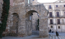 Private guided tour in Barcelona's old town with lunch
