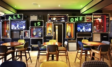 Hard Rock Cafe Copenhagen: priority seating with menu