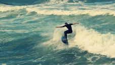 Esperienza di Surf tra le onde della Puglia