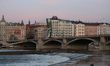 Prague river cruise in the evening with dinner and music