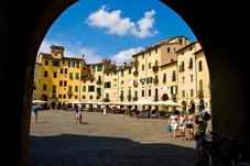 Lucca e Pisa al sapore di Buccellato