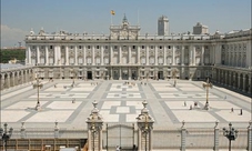 Panoramic Tour of Madrid and Entrance to the Royal Palace