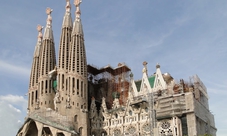 Tour a piedi alla scoperta dei capolavori di Gaudì con visita alla Sagrada Familia