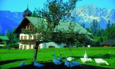 Salzburg and Lake District Day Tour from Munich