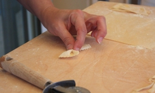 Lezione di cucina: pranzo o cena con vino in compagnia di uno chef locale