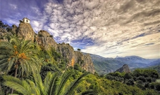 Guadalest Valley and Algar springs: guided tour from Alicante