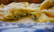 Lezione di cucina e degustazione a casa di una Cesarina a Parma