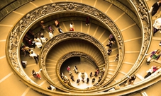 Visita guidata serale dei Musei Vaticani e della Cappella Sistina con biglietti salta fila