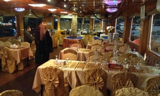 Crociera in Dhow a Dubai con cena tradizionale