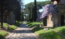 Via Appia, Catacombe di San Sebastiano e Parco degli Acquedotti: tour in pullman