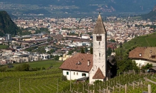 Alto Adige: visita e degustazione di vini nella tenuta Schwarhof - Loacker