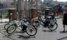 Noleggia due biciclette elettriche