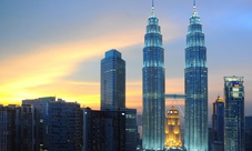 Trasferimenti di andata e ritorno dall'aeroporto con biglietti in omaggio per le Petronas Twin Towers